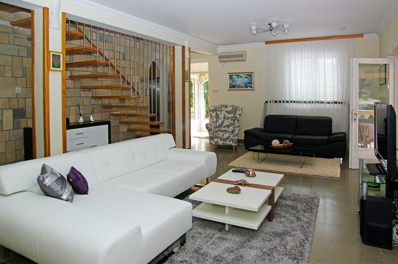 Waterfront Villa With Pool Vela Luka Kültér fotó